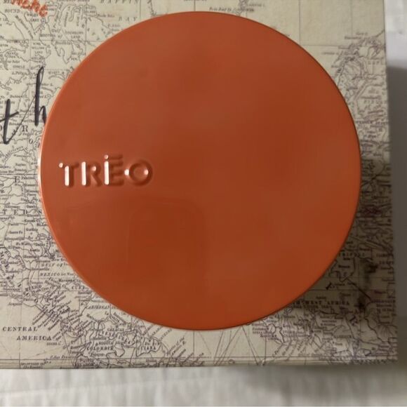 TREO POMEGRANATE CITRINE Rose Sandalwood Hand Poured Essential Oil Candle - Picture 3 of 6